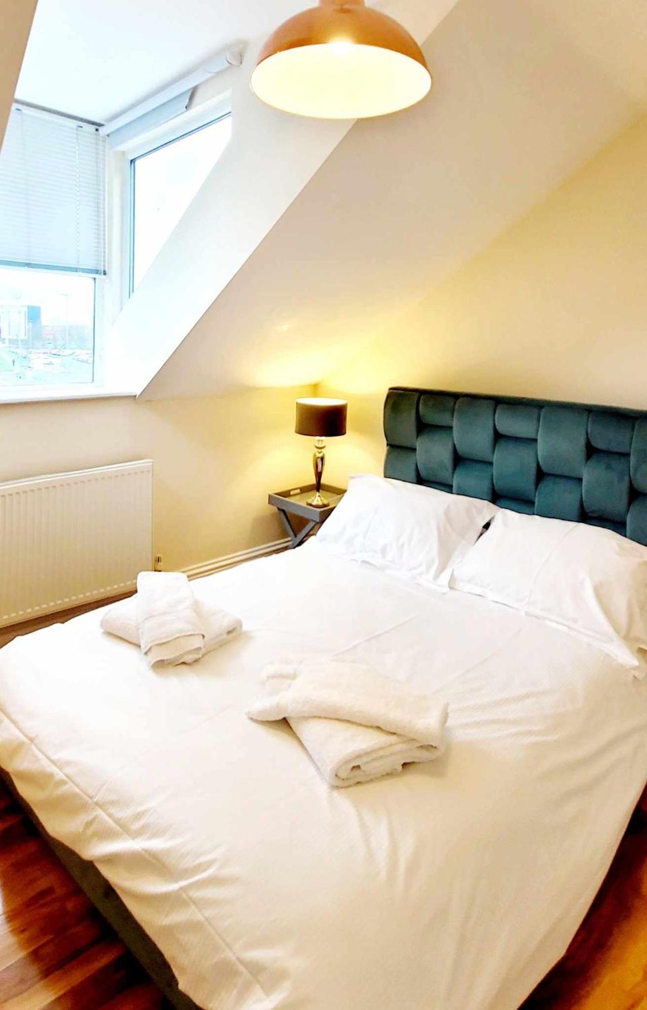 Apartment 5 - Two Bedroom Luxury Apartment Close To Town, Mainline Rail & Theatre Stylish And Comfortable ダーリントン エクステリア 写真